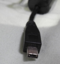 USBコネクタ（ミニBタイプ） 写真